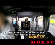 Таксист совратил 20 летнюю брюнетку