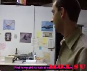 Продавщица неудачно зашла на склад